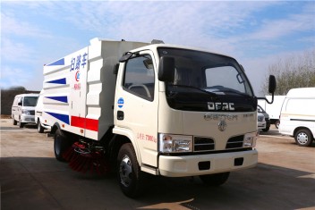 东风5方扫路车