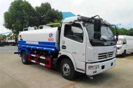 （8吨）东风大多利卡洒水车
