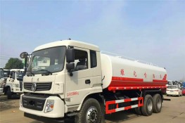 （18-22吨）东风后八轮洒水车