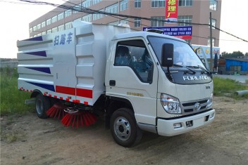 （5方）福田国三扫路车（不上牌照）