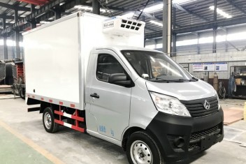 长安冷藏车(蓝牌，厢长2.7米)