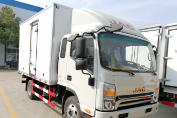 江淮帅铃排半冷藏车(蓝牌，厢长3.7米)