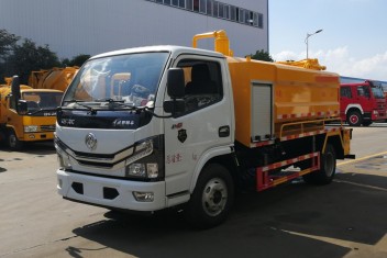 国六东风小多利卡清洗吸污车
